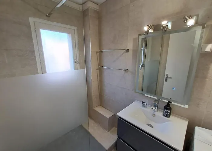 Magnificent T3 - Saint-clair - 500m From The Le Lavandou